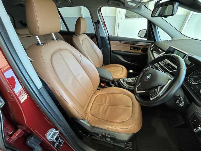 ＢＭＷ ２１８ｄ グランツアラー ラグジュアリー 静岡県 2018(平30)年 4.9万km ワイン 前期モデル/アドバンスド・セーフティパッケージ/・ACC/HUD/純正HDDナビゲーション/・Bluetooth/USB/AM/FM/バックカメラ/コンフォート・アクセス/メモリー付きパワーシート/シートヒーター（前席）/ミラー一体型ETC/スーパーキャット搭載/茶革シート/社外ドライブレコーダー