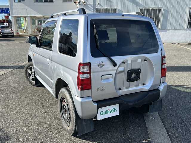 日産 キックス RX 富山県 2012(平24)年 9.9万km クールシルバー ４WD/ルーフレール/社外ナビ（AVIC-RZ302)/DVD再生/ワンセグTV/シートヒーター（D）/フォグランプ/純正フロアマット/純正ドアバイザー/保証書・取説/スペアキー