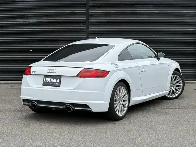 アウディ ＴＴクーペ 2．0 TFSI Sラインパック 静岡県 2016(平28)年 6.2万km グレイシアホワイトメタリック ハーフレザーシート/バーチャルコックピット/(CD/DVD/Bluetooth/フルセグ)/バックカメラ/クルーズコントロール/パーキングアシスト/スマートキー/ETC/ドライブレコーダー/純正フロアマット/純正18インチアルミホイール/保証書/取説