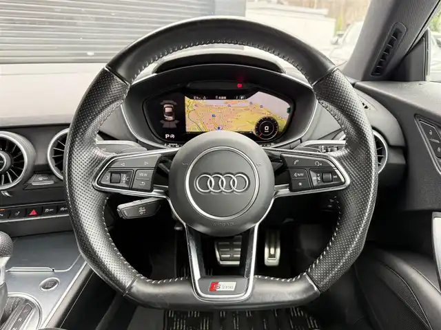 アウディ ＴＴクーペ 2．0 TFSI Sラインパック 静岡県 2016(平28)年 6.2万km グレイシアホワイトメタリック ハーフレザーシート/バーチャルコックピット/(CD/DVD/Bluetooth/フルセグ)/バックカメラ/クルーズコントロール/パーキングアシスト/スマートキー/ETC/ドライブレコーダー/純正フロアマット/純正18インチアルミホイール/保証書/取説