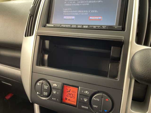 日産 セレナ ハイウェイスター Vセレクション 岐阜県 2009(平21)年 13.4万km ホワイト 社外ナビ　（フルセグＴＶ，ＣＤ，ＤＶＤ，ＢＴ）　/両側パワースライドドア　/ＥＴＣ　/オートライト　/ＨＩＤヘッドライト　/バックカメラ　/パワーステアリング　/パワーウィンドウ　/スマートキー　/純正アルミホイール/純正フロアマット/エンジンスタートボタン