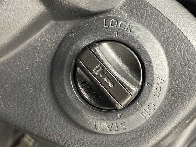 日産 セレナ ハイウェイスター Vセレクション 岐阜県 2009(平21)年 13.4万km ホワイト 社外ナビ　（フルセグＴＶ，ＣＤ，ＤＶＤ，ＢＴ）　/両側パワースライドドア　/ＥＴＣ　/オートライト　/ＨＩＤヘッドライト　/バックカメラ　/パワーステアリング　/パワーウィンドウ　/スマートキー　/純正アルミホイール/純正フロアマット/エンジンスタートボタン