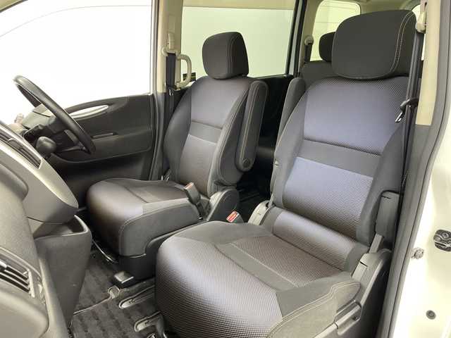 日産 セレナ ハイウェイスター Vセレクション 岐阜県 2009(平21)年 13.4万km ホワイト 社外ナビ　（フルセグＴＶ，ＣＤ，ＤＶＤ，ＢＴ）　/両側パワースライドドア　/ＥＴＣ　/オートライト　/ＨＩＤヘッドライト　/バックカメラ　/パワーステアリング　/パワーウィンドウ　/スマートキー　/純正アルミホイール/純正フロアマット/エンジンスタートボタン