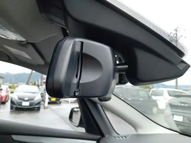 ＢＭＷ ２１８ｉ アクティブツアラー 福井県 2017(平29)年 2.2万km 黒 衝突被害軽減システム/クルーズコントロール/純正メーカーナビ/・（CD/DVD/Bluetooth/USB/FM/AM）/バックカメラ/ビルトインETC/前後ドライブレコーダー/電子パーキング/前席シートヒーター/オートLEDライト/オートワイパー/純正16インチAW/スマートキー