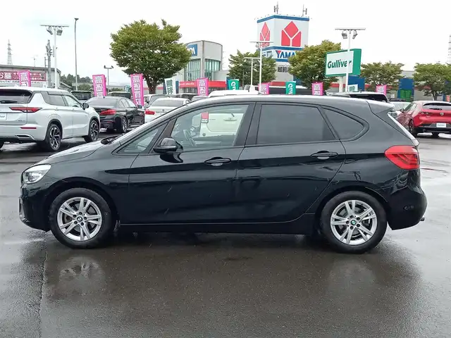 ＢＭＷ ２１８ｉ アクティブツアラー 福井県 2017(平29)年 2.2万km 黒 衝突被害軽減システム/クルーズコントロール/純正メーカーナビ/・（CD/DVD/Bluetooth/USB/FM/AM）/バックカメラ/ビルトインETC/前後ドライブレコーダー/電子パーキング/前席シートヒーター/オートLEDライト/オートワイパー/純正16インチAW/スマートキー