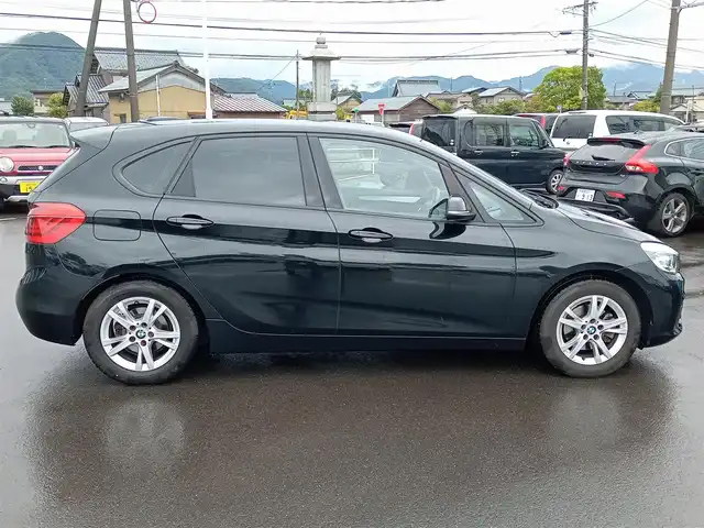 ＢＭＷ ２１８ｉ アクティブツアラー 福井県 2017(平29)年 2.2万km 黒 衝突被害軽減システム/クルーズコントロール/純正メーカーナビ/・（CD/DVD/Bluetooth/USB/FM/AM）/バックカメラ/ビルトインETC/前後ドライブレコーダー/電子パーキング/前席シートヒーター/オートLEDライト/オートワイパー/純正16インチAW/スマートキー