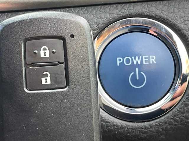 トヨタ ハリアー ハイブリッド エレガンス 茨城県 2014(平26)年 7.4万km ブラック 純正ナビ/-BT/AM/FM/CD/TV　/サンルーフ　/バックカメラ　/モデリスタエアロ　/４ＷＤ　/ＬＥＤヘッドライト　/パワーシート　/１８インチインターミラノアルミホイール　/ハーフレザーシート　/スマートキー　/ＥＴＣ　/ｂｒｅｍｂｏキャリパー/ISOFIX