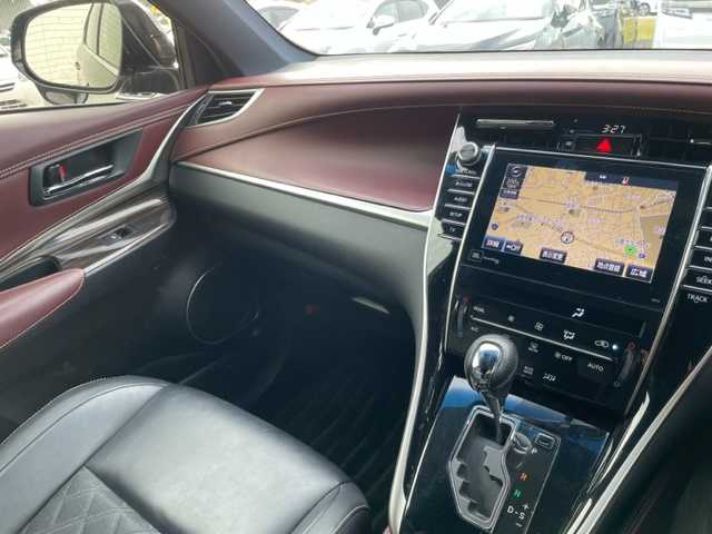 トヨタ ハリアー ハイブリッド エレガンス 茨城県 2014(平26)年 7.4万km ブラック 純正ナビ/-BT/AM/FM/CD/TV　/サンルーフ　/バックカメラ　/モデリスタエアロ　/４ＷＤ　/ＬＥＤヘッドライト　/パワーシート　/１８インチインターミラノアルミホイール　/ハーフレザーシート　/スマートキー　/ＥＴＣ　/ｂｒｅｍｂｏキャリパー/ISOFIX