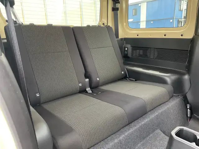 スズキ ジムニー XC 神奈川県 2021(令3)年 2.1万km シフォンアイボリーメタリックブラック2トーンルーフ 純正ディスプレイオーディオ（PVH9300DVSZ)/CD/DVD/Bluetooth/iPod/クルーズコントロール/シートヒーター/プッシュスタート/スマートキー/ダウンヒルアシストコントロール/スロットルコントローラー/純正フロアマット/LEDヘッドライト/オートライト/フォグランプ/横滑り防止装置/レーンキープアシスト/衝突被害軽減システム