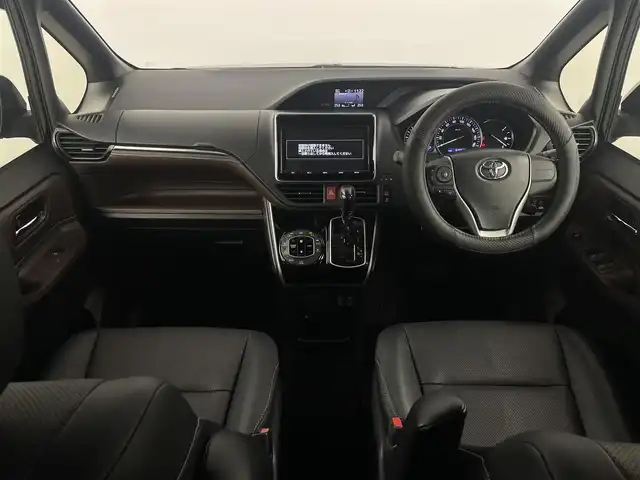 トヨタ エスクァイア Gi 埼玉県 2017(平29)年 5.4万km ボルドーマイカメタリック フリップダウンモニター　/純正ナビ　/バックカメラ　/ビルトインＥＴＣ　/前席シートヒーター　/クルーズコントロール　/両側パワースライドドア　/衝突軽減システム　/レーンキープアシスト/オートマティックハイビーム/純正１５インチアルミホイール　/純正フロアマット/ＬＥＤヘッドライト/ウィンカーミラー/ドアバイザー/ロールサンシェード/プッシュスタート/スマートキー