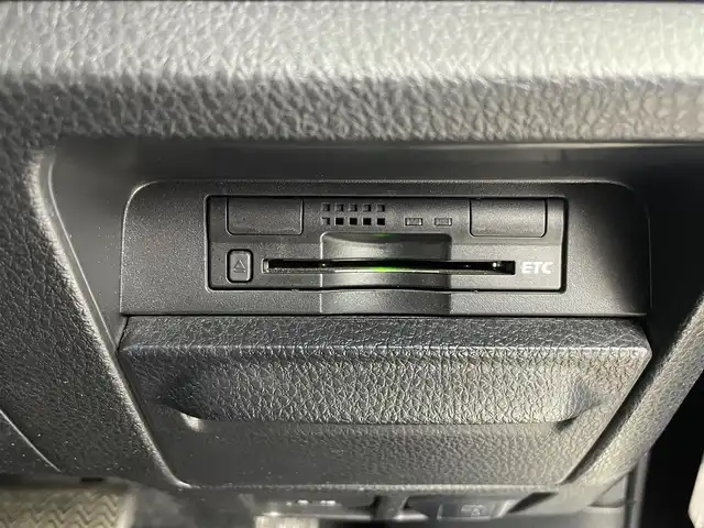 トヨタ エスクァイア Gi 埼玉県 2017(平29)年 5.4万km ボルドーマイカメタリック フリップダウンモニター　/純正ナビ　/バックカメラ　/ビルトインＥＴＣ　/前席シートヒーター　/クルーズコントロール　/両側パワースライドドア　/衝突軽減システム　/レーンキープアシスト/オートマティックハイビーム/純正１５インチアルミホイール　/純正フロアマット/ＬＥＤヘッドライト/ウィンカーミラー/ドアバイザー/ロールサンシェード/プッシュスタート/スマートキー