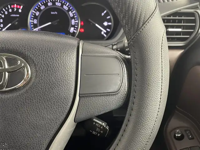 トヨタ エスクァイア Gi 埼玉県 2017(平29)年 5.4万km ボルドーマイカメタリック フリップダウンモニター　/純正ナビ　/バックカメラ　/ビルトインＥＴＣ　/前席シートヒーター　/クルーズコントロール　/両側パワースライドドア　/衝突軽減システム　/レーンキープアシスト/オートマティックハイビーム/純正１５インチアルミホイール　/純正フロアマット/ＬＥＤヘッドライト/ウィンカーミラー/ドアバイザー/ロールサンシェード/プッシュスタート/スマートキー
