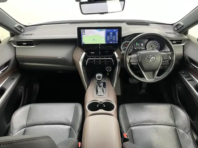 トヨタ ハリアー Z レザーパッケージ 岡山県 2020(令2)年 5.5万km ホワイトパールクリスタルシャイン 純正12.3インチディスプレイオーディオ/・FM/AM/Bluetooth/フルセグ/CarPlay/パノラマミックビューモニター/デジタルインナーミラー/ワイヤレス充電/レザーシート/・パワーシート/・シートメモリー/・ベンチレーション/パワーバックドア/トヨタセーフティーセンス/・プリクラッシュセーフティ/・レーンディパーチャーアラート/・レーダークルーズコントロール/・コーナーセンサー/・オートマチックハイビーム/ビルトインETC2.0/ドライブレコーダー/LEDヘッドライト/・フォグライト/純正フロアマット/ドアバイザー