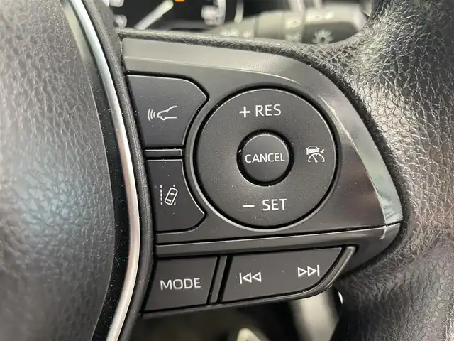 トヨタ カムリ X 鹿児島県 2019(令1)年 3.2万km アティチュードブラックマイカ 社外SDナビ/BT/CD/AM/FM/AUX/バックカメラ/ETC/トヨタセーフティセンス/レーダークルーズコントロール/電動パーキングブレーキ/オートブレーキホールド/ステアリングリモコン/LEDヘッドライト/純正フロアマット