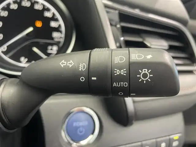 トヨタ カムリ X 鹿児島県 2019(令1)年 3.2万km アティチュードブラックマイカ 社外SDナビ/BT/CD/AM/FM/AUX/バックカメラ/ETC/トヨタセーフティセンス/レーダークルーズコントロール/電動パーキングブレーキ/オートブレーキホールド/ステアリングリモコン/LEDヘッドライト/純正フロアマット