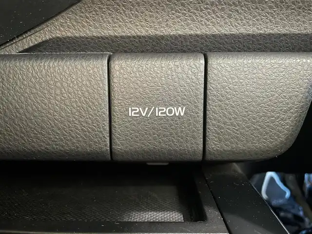 トヨタ カムリ X 鹿児島県 2019(令1)年 3.2万km アティチュードブラックマイカ 社外SDナビ/BT/CD/AM/FM/AUX/バックカメラ/ETC/トヨタセーフティセンス/レーダークルーズコントロール/電動パーキングブレーキ/オートブレーキホールド/ステアリングリモコン/LEDヘッドライト/純正フロアマット