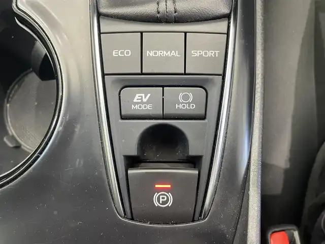 トヨタ カムリ X 鹿児島県 2019(令1)年 3.2万km アティチュードブラックマイカ 社外SDナビ/BT/CD/AM/FM/AUX/バックカメラ/ETC/トヨタセーフティセンス/レーダークルーズコントロール/電動パーキングブレーキ/オートブレーキホールド/ステアリングリモコン/LEDヘッドライト/純正フロアマット