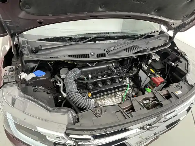 スズキ ソリオ HV MZ 滋賀県 2024(令6)年 1万km メロウディープレッドパール 社外8インチナビ/【CD.DVD.Bluetooth.フルセグTV】/全方位カメラ/衝突軽減ブレーキ/追従クルーズコントロール/レーンキープアシスト/LEDヘッドライト/オートライト/オートハイビーム/前席シートヒーター/ETC/前方ドライブレコーダー/クリアランスソナー/アイドリングストップ/両側電動スライドドア/ヘッドアップディスプレイ/プッシュスタート/スマートキー