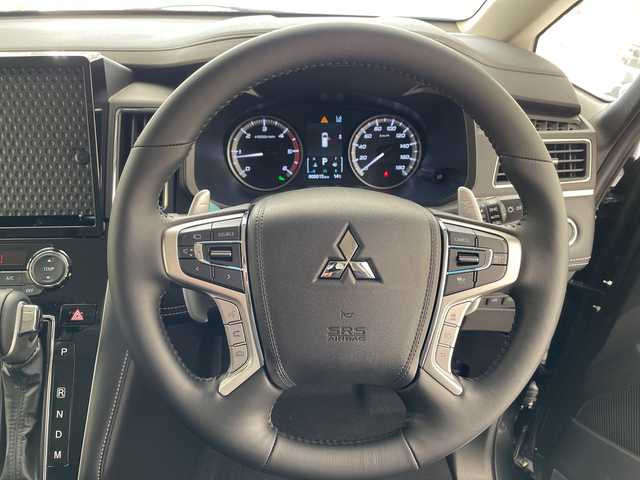 三菱 デリカＤ：５ シャモニー 愛知県 2025(令7)年 0.1千km グレーⅡ 登録済未使用車/両側パワースライドドア/レーダークルーズコントロール/シートヒーター/バックカメラ/電動リアゲート/パワーシート/純正アルミホイール/ブラインドスポットモニター/LEDヘッドライト/パドルシフト/ステアリングヒーター/オートマチックハイビーム/衝突軽減システム/ステアリングスイッチ/スマートキー/プッシュスタート