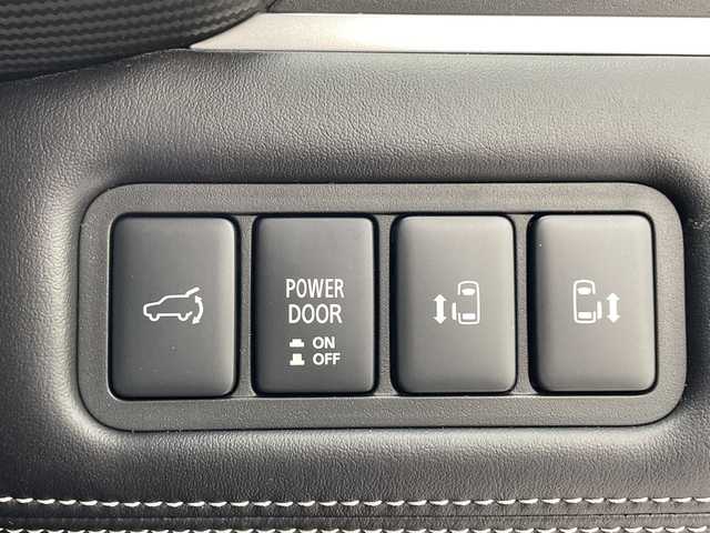 三菱 デリカＤ：５ シャモニー 愛知県 2025(令7)年 0.1千km グレーⅡ 登録済未使用車/両側パワースライドドア/レーダークルーズコントロール/シートヒーター/バックカメラ/電動リアゲート/パワーシート/純正アルミホイール/ブラインドスポットモニター/LEDヘッドライト/パドルシフト/ステアリングヒーター/オートマチックハイビーム/衝突軽減システム/ステアリングスイッチ/スマートキー/プッシュスタート