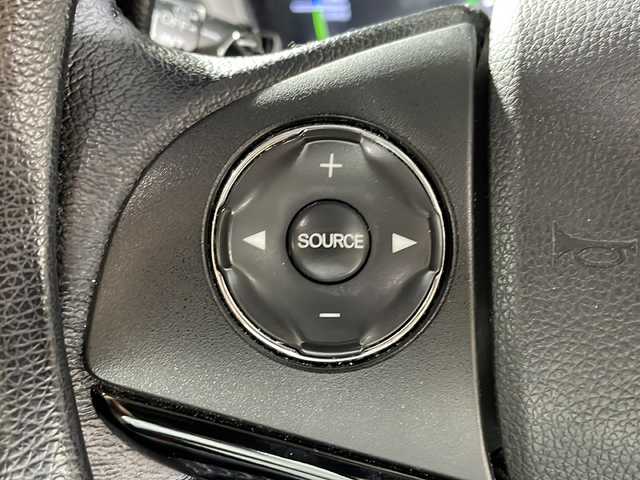 ホンダ ヴェゼル ハイブリッド X 沖縄県 2016(平28)年 10.6万km クリスタルブラックパール 禁煙車/ホンダセンシング/社外ナビ/・ＣＤ／ＤＶＤ/・フルセグＴＶ／Ｂｌｕｅｔｏｏｔｈ/フリップダウン/クルーズコントロール/バックカメラ/純正ホイール/ステアリングリモコン/パドルシフト/スペアキー/ETC/取扱説明書/保証書