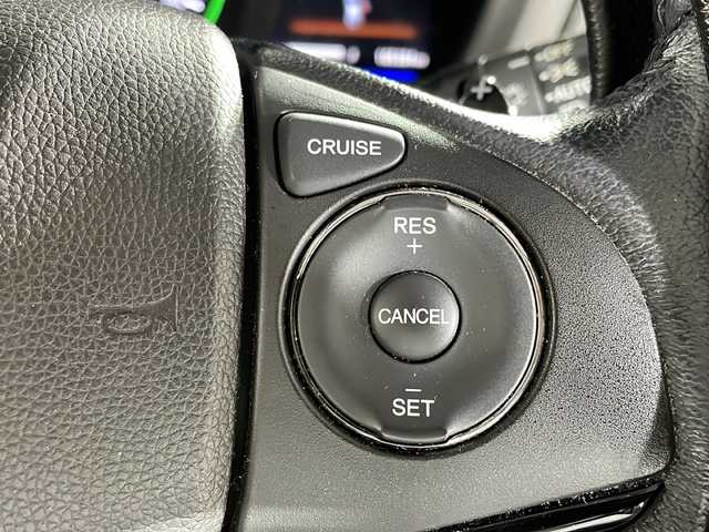 ホンダ ヴェゼル ハイブリッド X 沖縄県 2016(平28)年 10.6万km クリスタルブラックパール 禁煙車/ホンダセンシング/社外ナビ/・ＣＤ／ＤＶＤ/・フルセグＴＶ／Ｂｌｕｅｔｏｏｔｈ/フリップダウン/クルーズコントロール/バックカメラ/純正ホイール/ステアリングリモコン/パドルシフト/スペアキー/ETC/取扱説明書/保証書