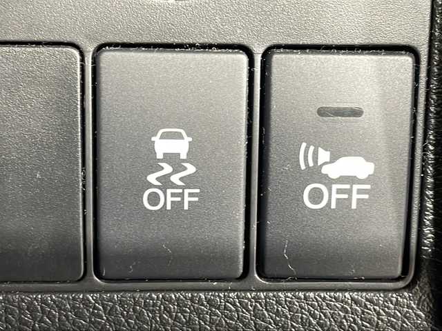 ホンダ ヴェゼル ハイブリッド X 沖縄県 2016(平28)年 10.6万km クリスタルブラックパール 禁煙車/ホンダセンシング/社外ナビ/・ＣＤ／ＤＶＤ/・フルセグＴＶ／Ｂｌｕｅｔｏｏｔｈ/フリップダウン/クルーズコントロール/バックカメラ/純正ホイール/ステアリングリモコン/パドルシフト/スペアキー/ETC/取扱説明書/保証書