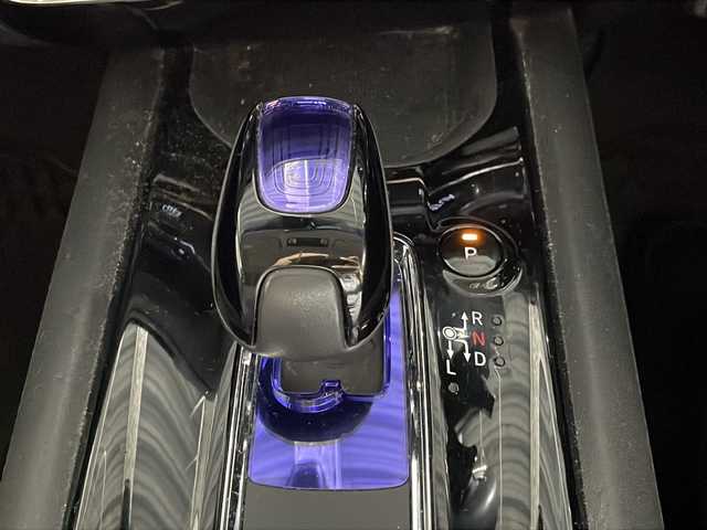 ホンダ ヴェゼル ハイブリッド X 沖縄県 2016(平28)年 10.6万km クリスタルブラックパール 禁煙車/ホンダセンシング/社外ナビ/・ＣＤ／ＤＶＤ/・フルセグＴＶ／Ｂｌｕｅｔｏｏｔｈ/フリップダウン/クルーズコントロール/バックカメラ/純正ホイール/ステアリングリモコン/パドルシフト/スペアキー/ETC/取扱説明書/保証書