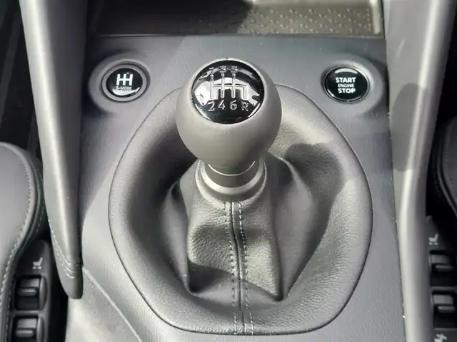 日産 フェアレディ Ｚ バージョンST 東京都 2024(令6)年 0.3万km 黒 エアロパッケージ/セキュリティ＆セーフティパック付/本革ファブリックコンビシート/パワーシート/シートヒーター/BOSEサウンド/純正ナビ/フルセグTV/バックカメラ/ETC2.0/ドライブレコーダー/衝突経変ブレーキ/レーダークルーズコントロール/ブラインドスポットアシスト/横滑り防止装置/プッシュスタート/19インチ純正アルミホイール/スマートキー