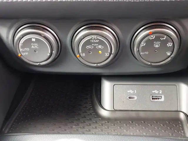 日産 フェアレディ Ｚ バージョンST 東京都 2024(令6)年 0.3万km 黒 エアロパッケージ/セキュリティ＆セーフティパック付/本革ファブリックコンビシート/パワーシート/シートヒーター/BOSEサウンド/純正ナビ/フルセグTV/バックカメラ/ETC2.0/ドライブレコーダー/衝突経変ブレーキ/レーダークルーズコントロール/ブラインドスポットアシスト/横滑り防止装置/プッシュスタート/19インチ純正アルミホイール/スマートキー