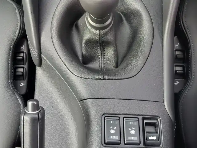 日産 フェアレディ Ｚ バージョンST 東京都 2024(令6)年 0.3万km 黒 エアロパッケージ/セキュリティ＆セーフティパック付/本革ファブリックコンビシート/パワーシート/シートヒーター/BOSEサウンド/純正ナビ/フルセグTV/バックカメラ/ETC2.0/ドライブレコーダー/衝突経変ブレーキ/レーダークルーズコントロール/ブラインドスポットアシスト/横滑り防止装置/プッシュスタート/19インチ純正アルミホイール/スマートキー