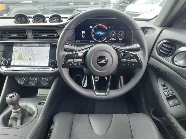 日産 フェアレディ Ｚ バージョンST 東京都 2024(令6)年 0.3万km 黒 エアロパッケージ/セキュリティ＆セーフティパック付/本革ファブリックコンビシート/パワーシート/シートヒーター/BOSEサウンド/純正ナビ/フルセグTV/バックカメラ/ETC2.0/ドライブレコーダー/衝突経変ブレーキ/レーダークルーズコントロール/ブラインドスポットアシスト/横滑り防止装置/プッシュスタート/19インチ純正アルミホイール/スマートキー