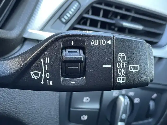 ＢＭＷ Ｘ１ xDrive 18d Mスポーツ 静岡県 2018(平30)年 2.9万km 黒 ハイラインパッケージ/・パーフォレーテッドダコタレザーシート/・フロントシートヒーティング/・ファインウッドオークグレインマットインテリアトリム/・パールクロームハイライト/アンビエントライト/メモリー付きパワーシート/iDrive/(Bluetooth/CD/DVD/USB)/パーキングアシスト/インテリジェントセーフティー/ヒルディセントコントロール/ESC/電動リアゲート/純正18インチアルミホイール/バックカメラ/ETC/保証書/取扱説明書