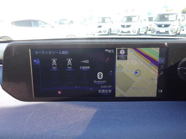 レクサス ＵＸ 300e バージョンL 千葉県 2021(令3)年 3.9万km ソニッククォーツ Lexus Safety System+/・プリクラッシュセーフティ/・レーンディパーチャーアラート/・オートハイビーム/・ブラインドスポットモニター/・レーダークルーズコントロール/充電ケーブル/ヘッドアップディスプレイ/パワーバックドア/コンビレザーシート/前席パワーシート/エアシート/シートヒーター/純正ナビ/地デジTV/【DVD/CD再生機能　Bluetooth接続】/パノラミックビューモニター/ドライブレコーダー/革巻きステアリング/ステアリングスイッチ/ステアリングヒーター/パドルシフト/ETC/LEDヘッドライト/フォグライト/ウインカーミラー/クリアランスソナー/純正18インチアルミホイル/サイド/カーテンエアバッグ/スマートキー