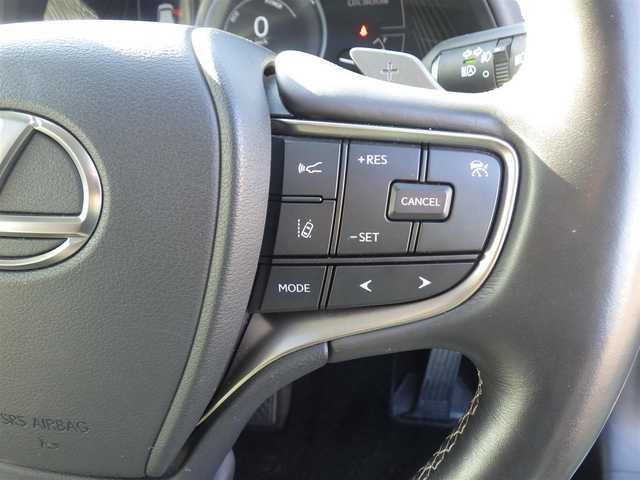 レクサス ＵＸ 300e バージョンL 千葉県 2021(令3)年 3.9万km ソニッククォーツ Lexus Safety System+/・プリクラッシュセーフティ/・レーンディパーチャーアラート/・オートハイビーム/・ブラインドスポットモニター/・レーダークルーズコントロール/充電ケーブル/ヘッドアップディスプレイ/パワーバックドア/コンビレザーシート/前席パワーシート/エアシート/シートヒーター/純正ナビ/地デジTV/【DVD/CD再生機能　Bluetooth接続】/パノラミックビューモニター/ドライブレコーダー/革巻きステアリング/ステアリングスイッチ/ステアリングヒーター/パドルシフト/ETC/LEDヘッドライト/フォグライト/ウインカーミラー/クリアランスソナー/純正18インチアルミホイル/サイド/カーテンエアバッグ/スマートキー