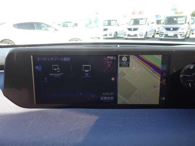 レクサス ＵＸ 300e バージョンL 千葉県 2021(令3)年 3.9万km ソニッククォーツ Lexus Safety System+/・プリクラッシュセーフティ/・レーンディパーチャーアラート/・オートハイビーム/・ブラインドスポットモニター/・レーダークルーズコントロール/充電ケーブル/ヘッドアップディスプレイ/パワーバックドア/コンビレザーシート/前席パワーシート/エアシート/シートヒーター/純正ナビ/地デジTV/【DVD/CD再生機能　Bluetooth接続】/パノラミックビューモニター/ドライブレコーダー/革巻きステアリング/ステアリングスイッチ/ステアリングヒーター/パドルシフト/ETC/LEDヘッドライト/フォグライト/ウインカーミラー/クリアランスソナー/純正18インチアルミホイル/サイド/カーテンエアバッグ/スマートキー