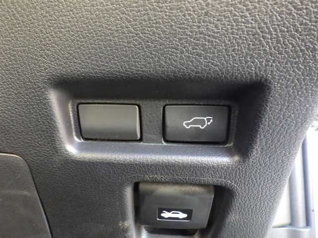 レクサス ＵＸ 300e バージョンL 千葉県 2021(令3)年 3.9万km ソニッククォーツ Lexus Safety System+/・プリクラッシュセーフティ/・レーンディパーチャーアラート/・オートハイビーム/・ブラインドスポットモニター/・レーダークルーズコントロール/充電ケーブル/ヘッドアップディスプレイ/パワーバックドア/コンビレザーシート/前席パワーシート/エアシート/シートヒーター/純正ナビ/地デジTV/【DVD/CD再生機能　Bluetooth接続】/パノラミックビューモニター/ドライブレコーダー/革巻きステアリング/ステアリングスイッチ/ステアリングヒーター/パドルシフト/ETC/LEDヘッドライト/フォグライト/ウインカーミラー/クリアランスソナー/純正18インチアルミホイル/サイド/カーテンエアバッグ/スマートキー