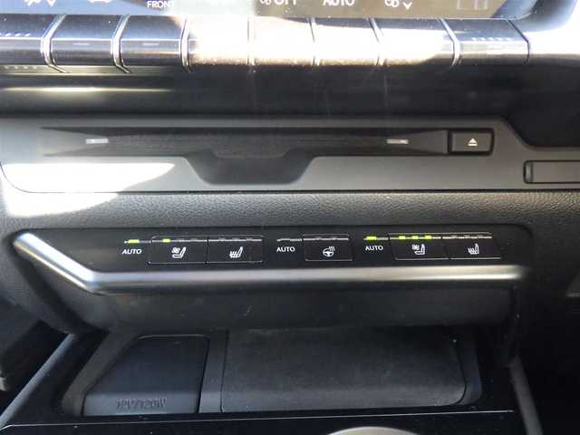 レクサス ＵＸ 300e バージョンL 千葉県 2021(令3)年 3.9万km ソニッククォーツ Lexus Safety System+/・プリクラッシュセーフティ/・レーンディパーチャーアラート/・オートハイビーム/・ブラインドスポットモニター/・レーダークルーズコントロール/充電ケーブル/ヘッドアップディスプレイ/パワーバックドア/コンビレザーシート/前席パワーシート/エアシート/シートヒーター/純正ナビ/地デジTV/【DVD/CD再生機能　Bluetooth接続】/パノラミックビューモニター/ドライブレコーダー/革巻きステアリング/ステアリングスイッチ/ステアリングヒーター/パドルシフト/ETC/LEDヘッドライト/フォグライト/ウインカーミラー/クリアランスソナー/純正18インチアルミホイル/サイド/カーテンエアバッグ/スマートキー