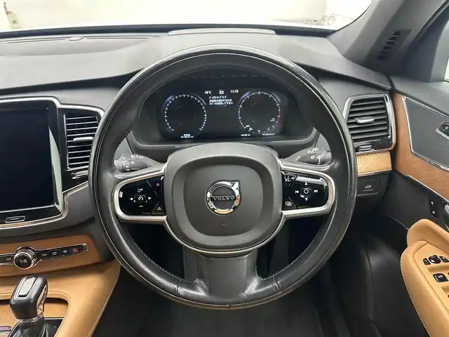 ボルボ ＸＣ９０ T6 AWD インスクリプション 兵庫県 2018(平30)年 8.8万km クリスタルホワイトP 純正HDDナビ/（CD、BT、フルセグ）/アラウンドビューモニター/コーナーセンサー/クロストラフィックアラート/自動駐車/アイドリングストップ/ETC/LKA/PCS/HUD/BLIS/ACC/ステアリングヒーター/パワーシート/本革シート/前席２ndシートシートヒーター/パワーバックドア/４WD/ルーフレール/社外フロアマット/オートハイビーム/LEDヘッドライト/LEDフォグランプ/純正２０インチAW