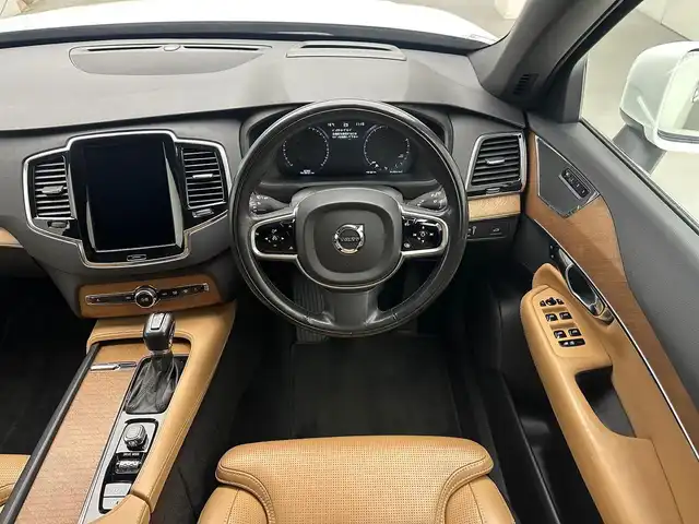 ボルボ ＸＣ９０ T6 AWD インスクリプション 兵庫県 2018(平30)年 8.8万km クリスタルホワイトP 純正HDDナビ/（CD、BT、フルセグ）/アラウンドビューモニター/コーナーセンサー/クロストラフィックアラート/自動駐車/アイドリングストップ/ETC/LKA/PCS/HUD/BLIS/ACC/ステアリングヒーター/パワーシート/本革シート/前席２ndシートシートヒーター/パワーバックドア/４WD/ルーフレール/社外フロアマット/オートハイビーム/LEDヘッドライト/LEDフォグランプ/純正２０インチAW