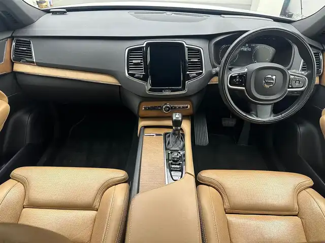 ボルボ ＸＣ９０ T6 AWD インスクリプション 兵庫県 2018(平30)年 8.8万km クリスタルホワイトP 純正HDDナビ/（CD、BT、フルセグ）/アラウンドビューモニター/コーナーセンサー/クロストラフィックアラート/自動駐車/アイドリングストップ/ETC/LKA/PCS/HUD/BLIS/ACC/ステアリングヒーター/パワーシート/本革シート/前席２ndシートシートヒーター/パワーバックドア/４WD/ルーフレール/社外フロアマット/オートハイビーム/LEDヘッドライト/LEDフォグランプ/純正２０インチAW