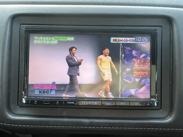 ホンダ ヴェゼル ハイブリッド 福岡県 2015(平27)年 10.7万km ルーセブラックM (株)IDOMが運営する【じしゃロン八幡西店】の自社ローン専用車両になります。こちらは現金またはオートローンご利用時の価格です。自社ローンご希望の方は別途その旨お申付け下さい/社外メモリナビ【MDV-L502】/(CD/SD/ipod/フルセグTV)/車両接近通報装置/ブレーキホールド/横滑り防止装置/パドルシフト/バックカメラ/ETC/ステアリングスイッチ/純正フロアマット/ヘッドライトレベライザー/スペアキー有/スマートキー