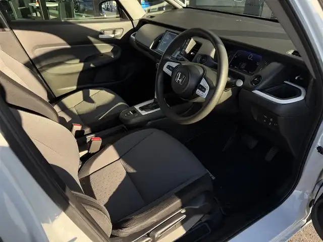 ホンダ フィット e:HEVベーシック 栃木県 2020(令2)年 11.8万km プレミアムサンライトホワイトパール ホンダセンシング /レーダークルーズ/レーンアシスト/クリアランスソナー /純正ナビ/Bluetooth/DVD再生/バックカメラ/フルセグTV/LEDヘッドライト/ETC/スマートキー×2