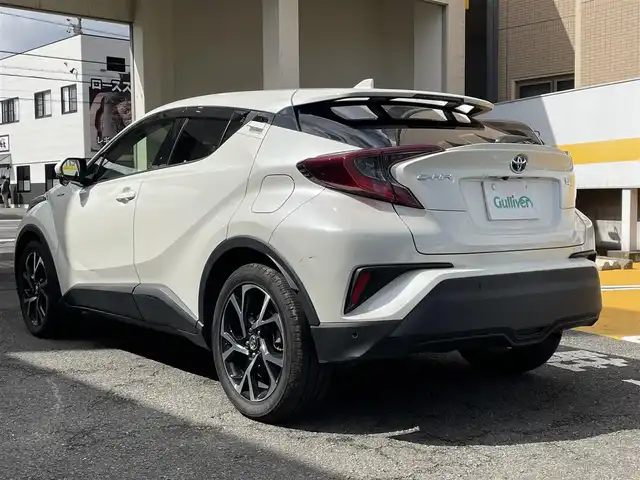 トヨタ Ｃ－ＨＲ G 静岡県 2018(平30)年 1.7万km ホワイトパールクリスタルシャイン ワンオーナー/純正ナビ/フルセグTV/DVD/CD/BT/SD/MSV/バックカメラ/ハーフレザーシート/前席シートヒーター /プリクラッシュセーフティ/レーンキープアシスト/オートハイビーム/レーダークルーズコントロール/クリアランスソナー/ブラインドスポットモニター/シーケンシャルウインカー/ドライブレコーダー/ステアリングスイッチ/スペアタイヤ/スマートキー×2/保証書/取扱説明書/ナビ取扱説明書/R1/2/3/5/6点検記録簿有