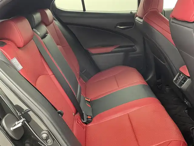 レクサス ＵＸ 250h Fスポーツ 福岡県 2020(令2)年 2.8万km グラファイトブラックガラスフレーク サンルーフ　/純正メーカーナビ　/ビルトインＥＴＣ　/前後ドラレコ　/ＡＣＣ　/コーナーセンサー　/衝突軽減ブレーキ　/レーンキープ　/ＢＳＭ　/パドルシフト　/シートヒーター／ベンチレーション　/パワーリアゲート　/本革