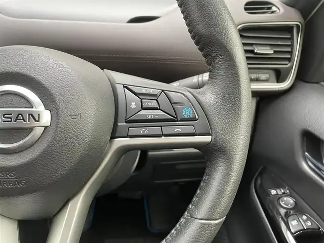 日産 セレナ e－パワー ハイウェイスター G 福岡県 2020(令2)年 4.1万km ブリリアントホワイトパール 純正10型SDナビ（フルセグTV/CD/DVD/BT)プロパイロット後席モニターエマージェンシーブレーキコーナーセンサーBSM両側パワスラドラレコETCオートホールドUSBポート純正LEDヘットライト純正フロアマット/純正16インチアルミホイールプッシュスタートスマートキー