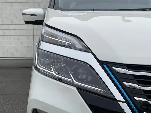 日産 セレナ e－パワー ハイウェイスター G 福岡県 2020(令2)年 4.1万km ブリリアントホワイトパール 純正10型SDナビ（フルセグTV/CD/DVD/BT)プロパイロット後席モニターエマージェンシーブレーキコーナーセンサーBSM両側パワスラドラレコETCオートホールドUSBポート純正LEDヘットライト純正フロアマット/純正16インチアルミホイールプッシュスタートスマートキー