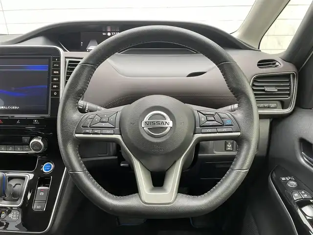 日産 セレナ e－パワー ハイウェイスター G 福岡県 2020(令2)年 4.1万km ブリリアントホワイトパール 純正10型SDナビ（フルセグTV/CD/DVD/BT)プロパイロット後席モニターエマージェンシーブレーキコーナーセンサーBSM両側パワスラドラレコETCオートホールドUSBポート純正LEDヘットライト純正フロアマット/純正16インチアルミホイールプッシュスタートスマートキー