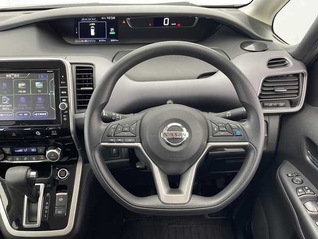 日産 セレナ X Vセレクション 愛知県 2018(平30)年 3.9万km アズライトブルー プロパイロット/衝突軽減システム/純正９型SDナビ/フリップダウンモニター/全方位カメラ/両側パワースライドドア/レーダークルーズコントロール/シートヒーター/フルセグ/CD/DVD/Bluetooth/バックカメラ/コーナーセンサー/LEDヘッドライト/インテリジェントミラー/リアオートエアコン/ドライブレコーダー/ETC/ステアリングスイッチ/スマートキー/プッシュスタート