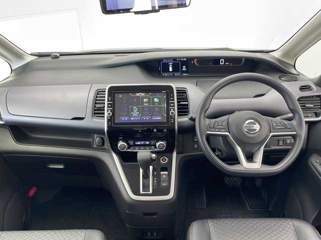 日産 セレナ X Vセレクション 愛知県 2018(平30)年 3.9万km アズライトブルー プロパイロット/衝突軽減システム/純正９型SDナビ/フリップダウンモニター/全方位カメラ/両側パワースライドドア/レーダークルーズコントロール/シートヒーター/フルセグ/CD/DVD/Bluetooth/バックカメラ/コーナーセンサー/LEDヘッドライト/インテリジェントミラー/リアオートエアコン/ドライブレコーダー/ETC/ステアリングスイッチ/スマートキー/プッシュスタート